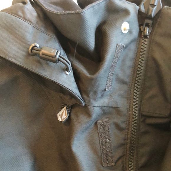 Volcom Ski/Snowboard Jacket - Picture 8 of 11